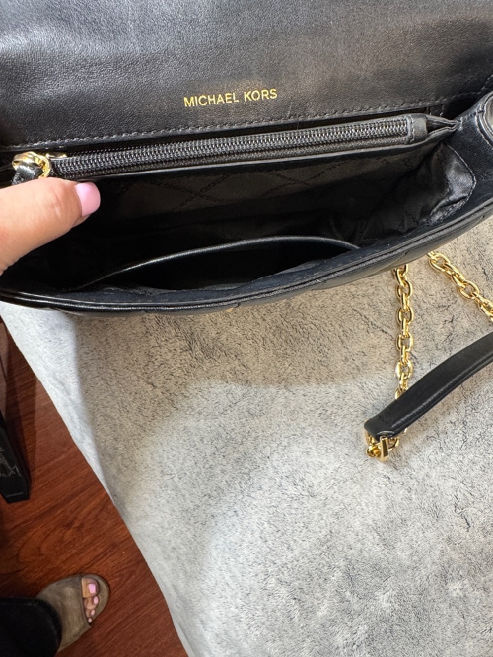 MICHAEL Michael Kors SoHo Large Quilted Leather Shoulder Bag - Black & Gold - Picture 16 of 16